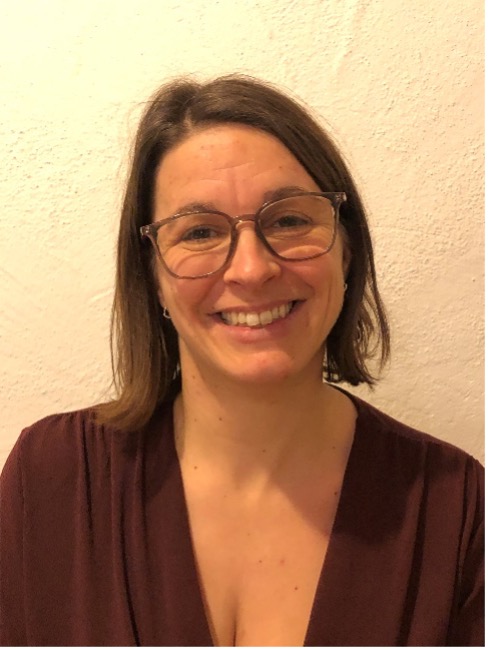 Katharina Simmet Katharina Simmet, Kauffrau für Bürokommunikation, Projektbetreuung und Abwicklung
